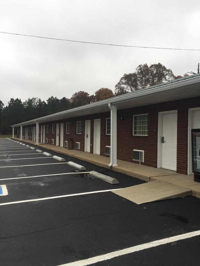 Deerfield Motel 2*